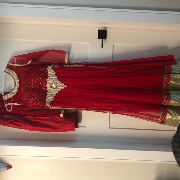 Indian gown - Picture 1 of 3